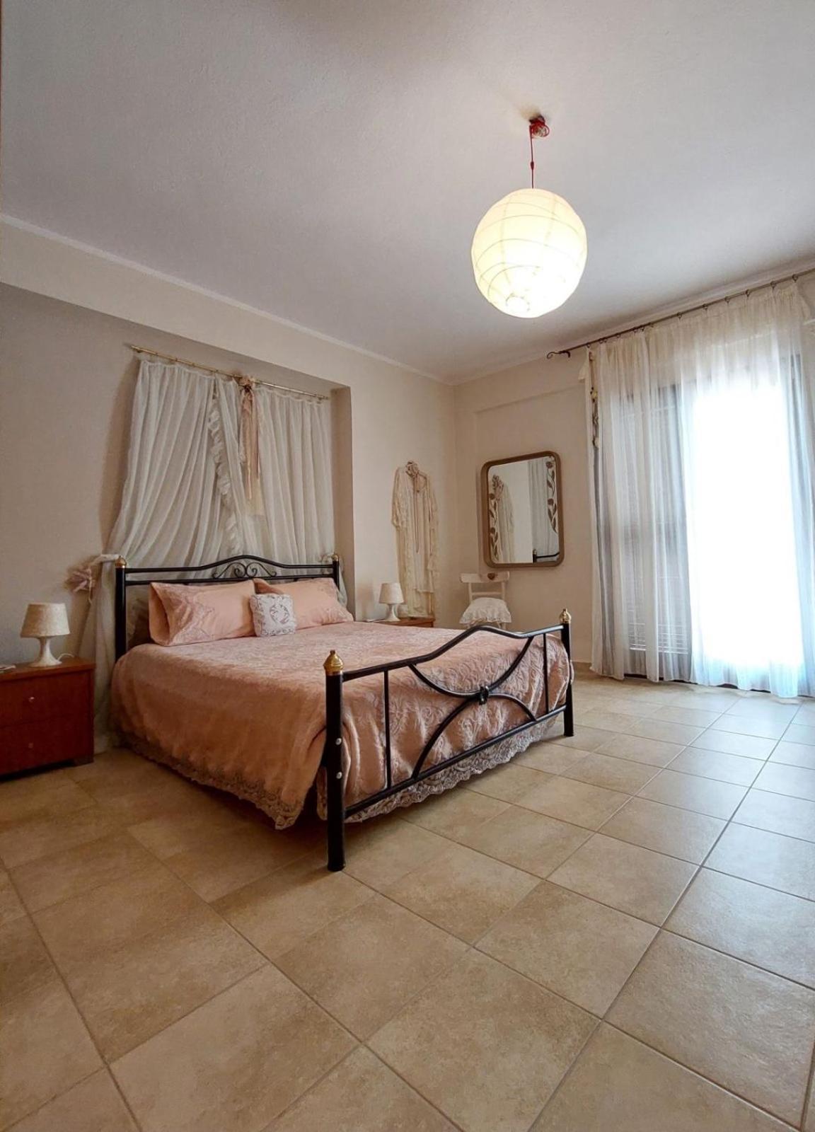Antique Apartment Afytos Exterior photo